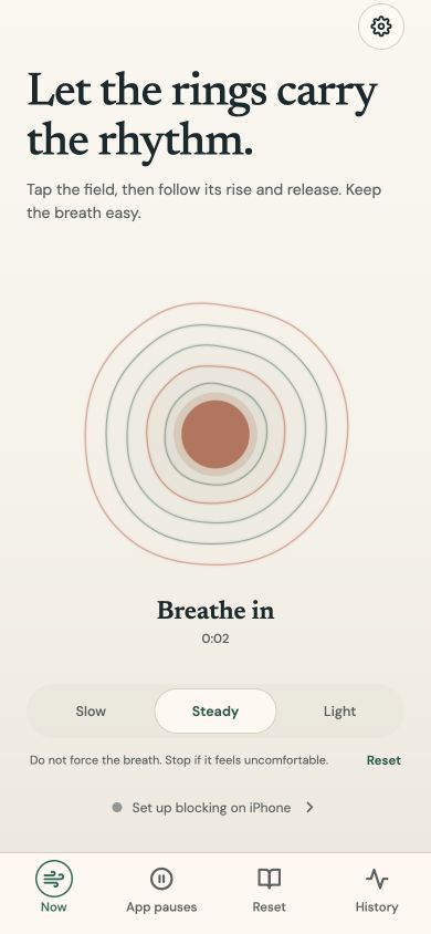 Attention Worthy’s quiet breathing guide with concentric rings